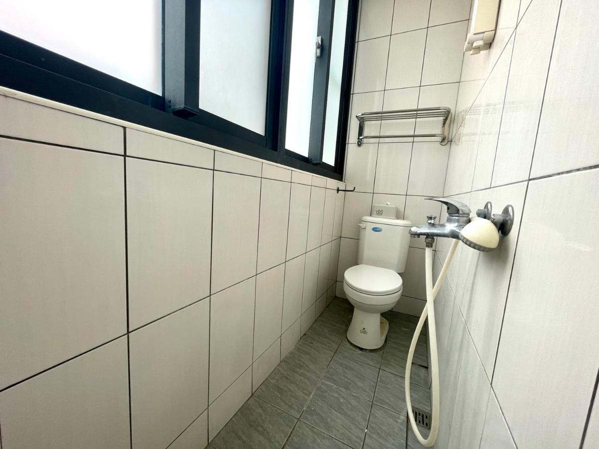 Fengjia 08 Home Taichung Exterior photo